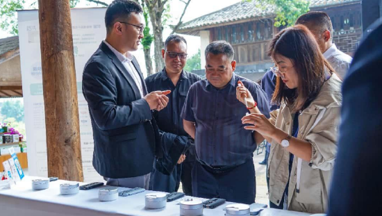 （云南腾冲和顺古镇景区提供“饮鉴”测试服务）